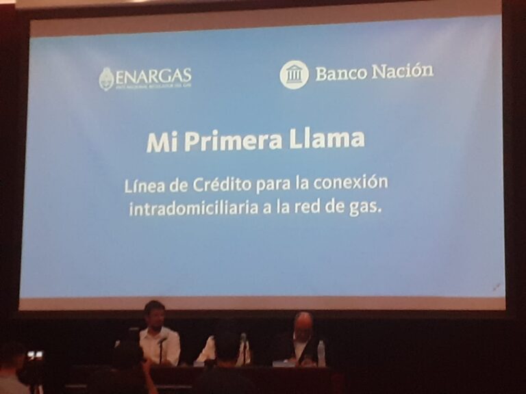 Lee más sobre el artículo Acuerdo entre el BNA y ENARGAS para garantizar<strong><br>el acceso igualitario a nuevas conexiones a la red<br>de gas</strong>